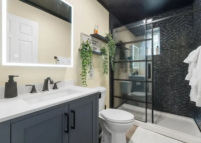 Holiday home The Lantana Leisure - A Lavish Vibe Pensacola